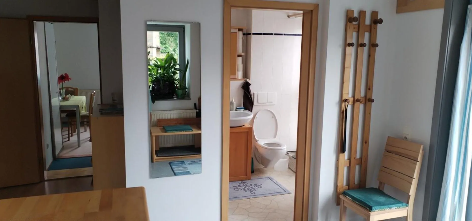Praktisches Doppelzimmer Bei Nuernberg Mit Kuechenzeile Heroldsberg