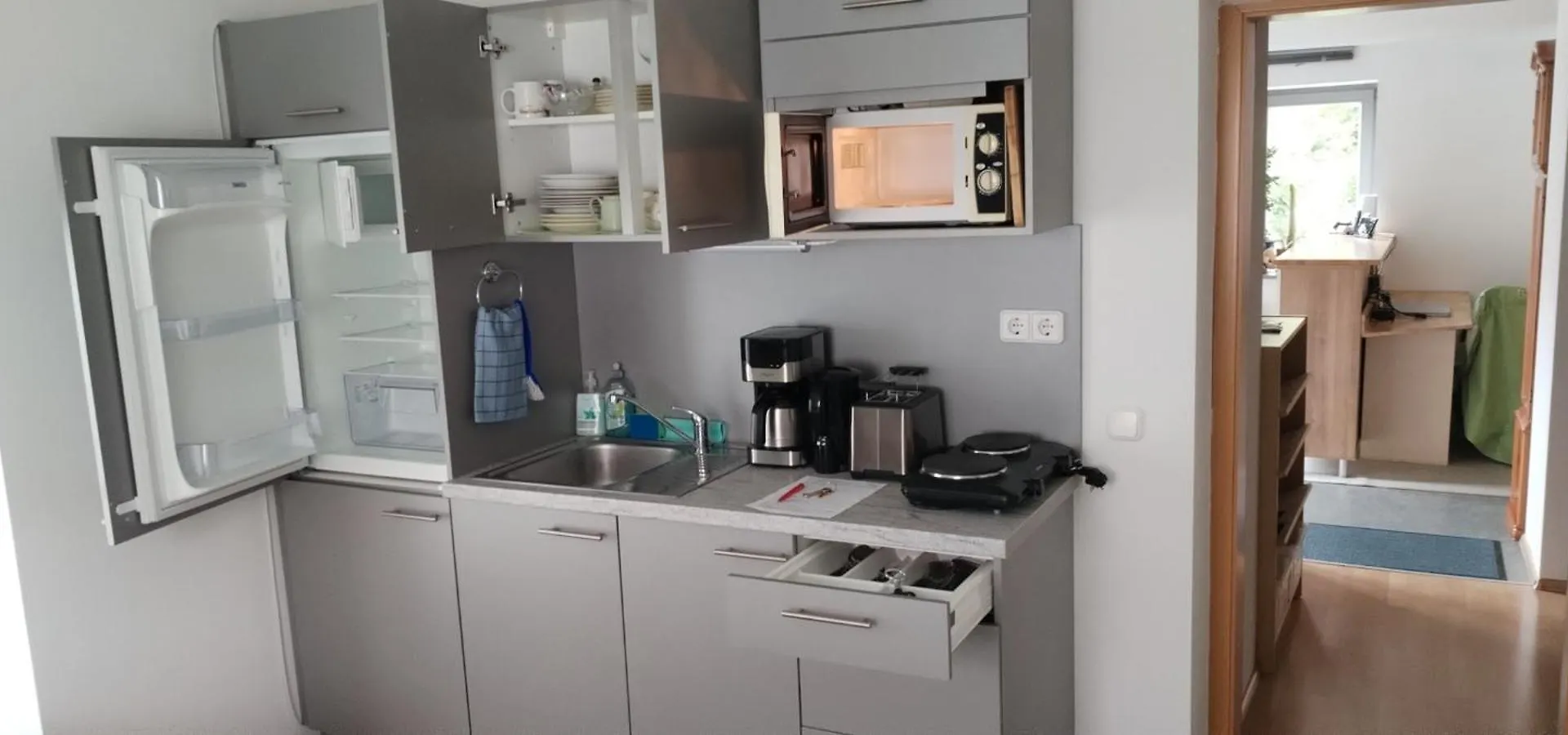 Homestay Praktisches Doppelzimmer Bei Nuernberg Mit Kuechenzeile Germany